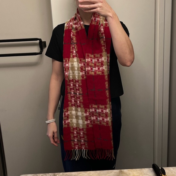 NWOT BURBERRY Cashmere Merino blend Festive Metallic Scarf Fringe - Picture 8 of 9